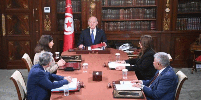 قيس سعيّد يشرف على اجتماع حكومي لمتابعة الترفيع في الأجور وتنفيذ قانون المالية - المصدر تونس